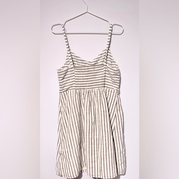 🍧2/$20  NWOT Old Navy button front striped dress (blue grey and white) - Picture 3 of 3